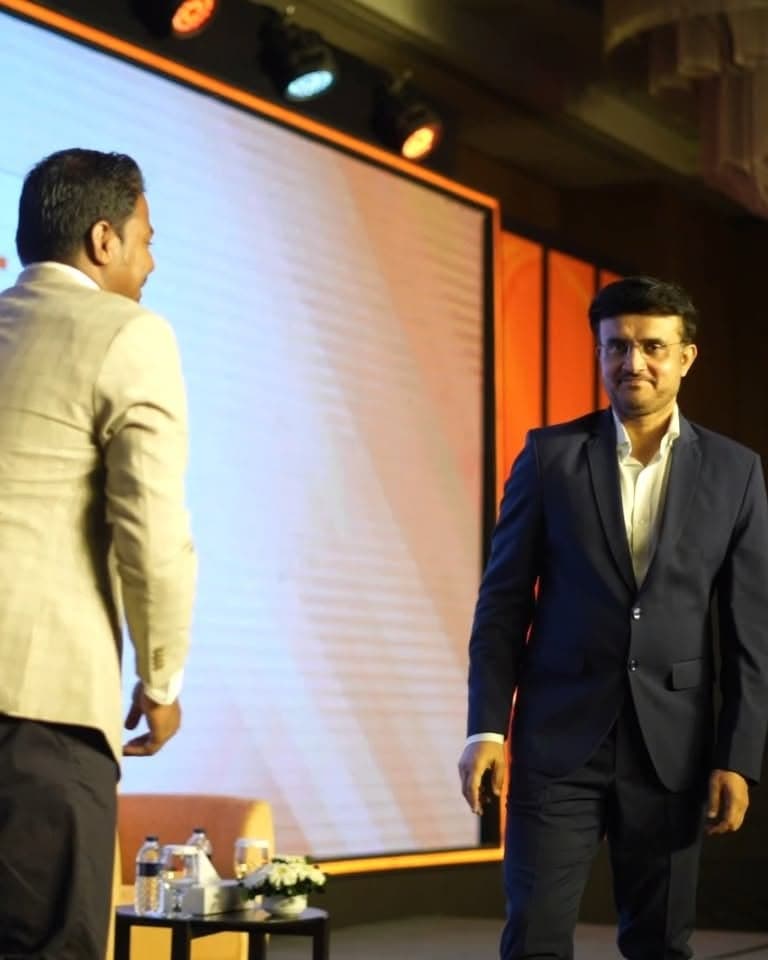 হোস্ট করার সুযোগ পেয়ে কঠিন একটা প্রশ্ন করে ফেললাম দাদাকে!